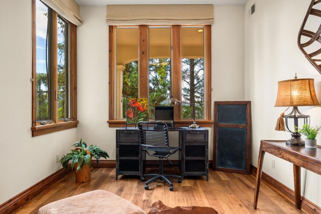 main property photo 28
