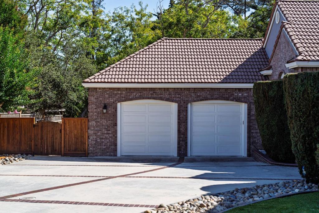 main property photo 83