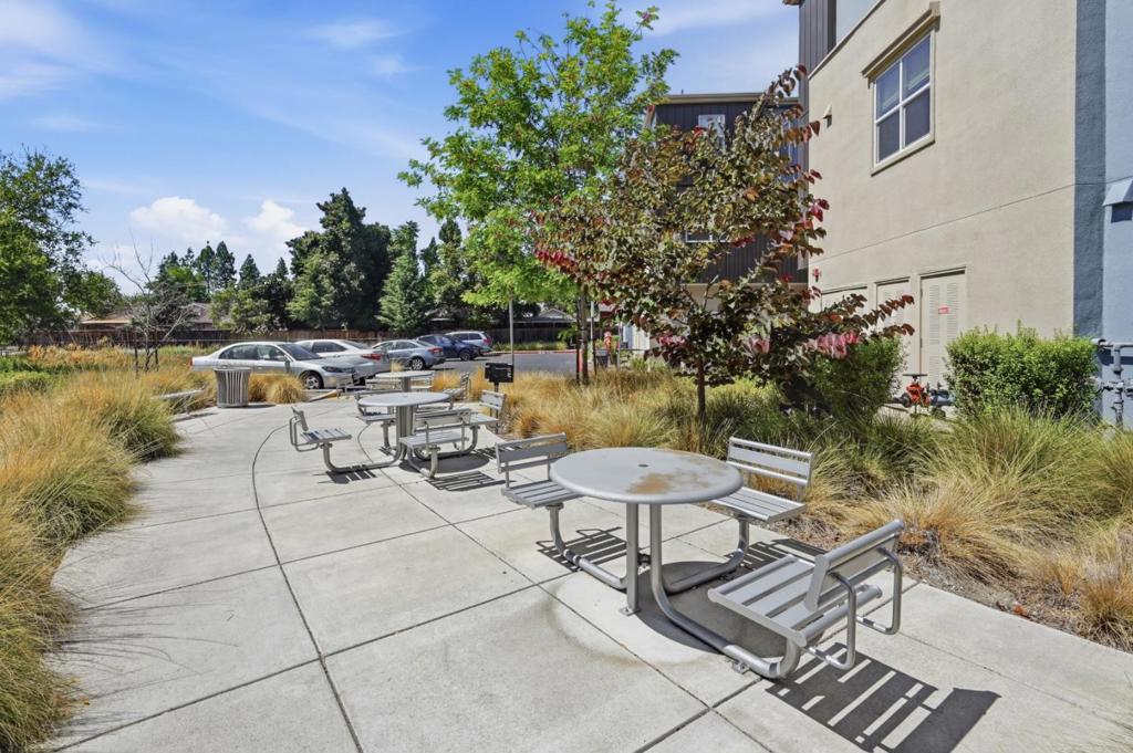 main property photo 74