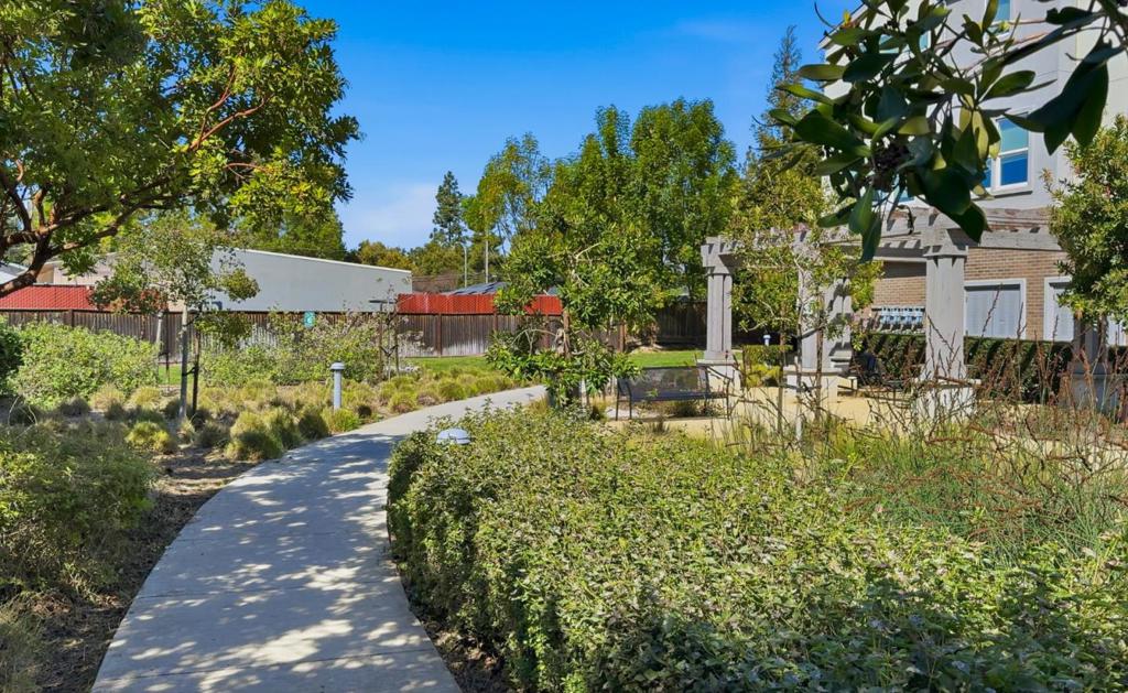 main property photo 81