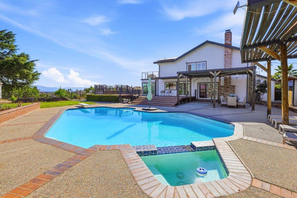 main property photo 42