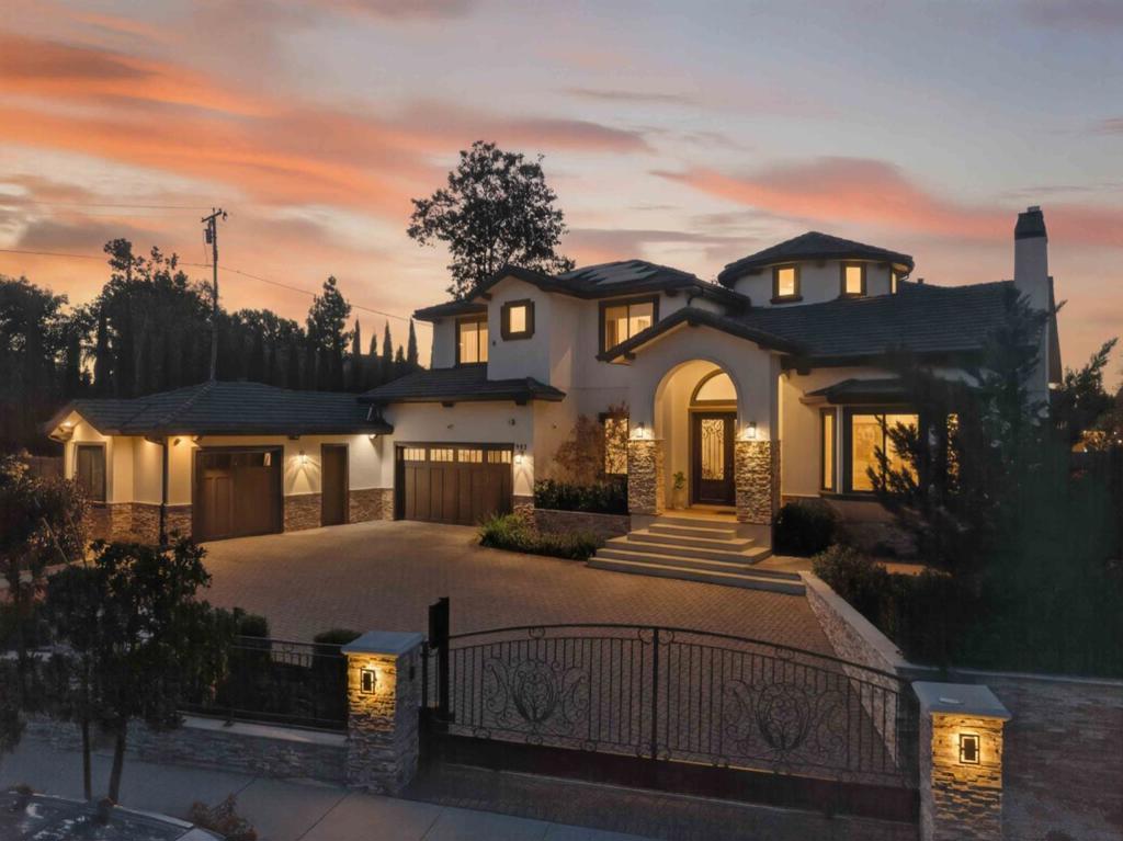 main property photo 13
