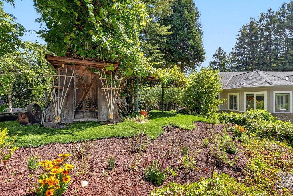 main property photo 40