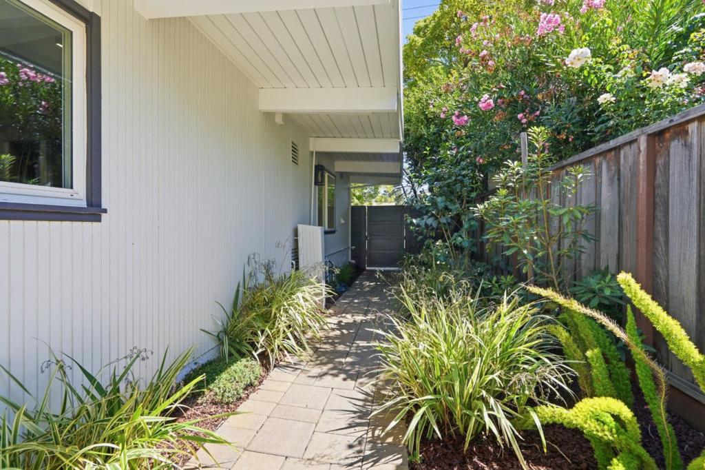 main property photo 66