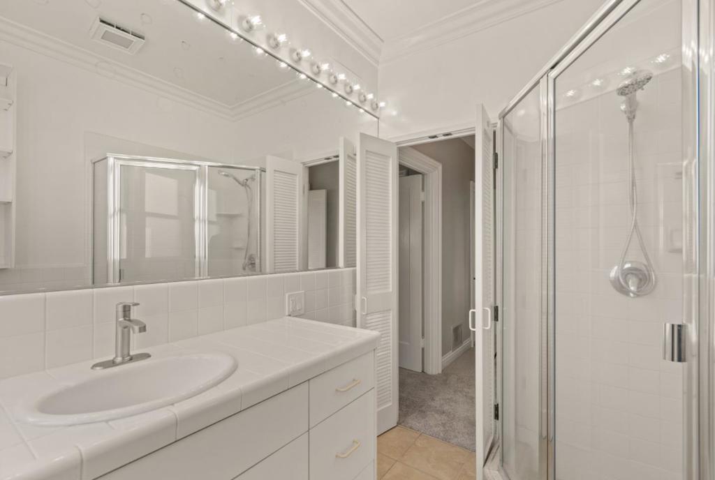 main property photo 75