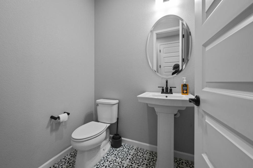main property photo 79