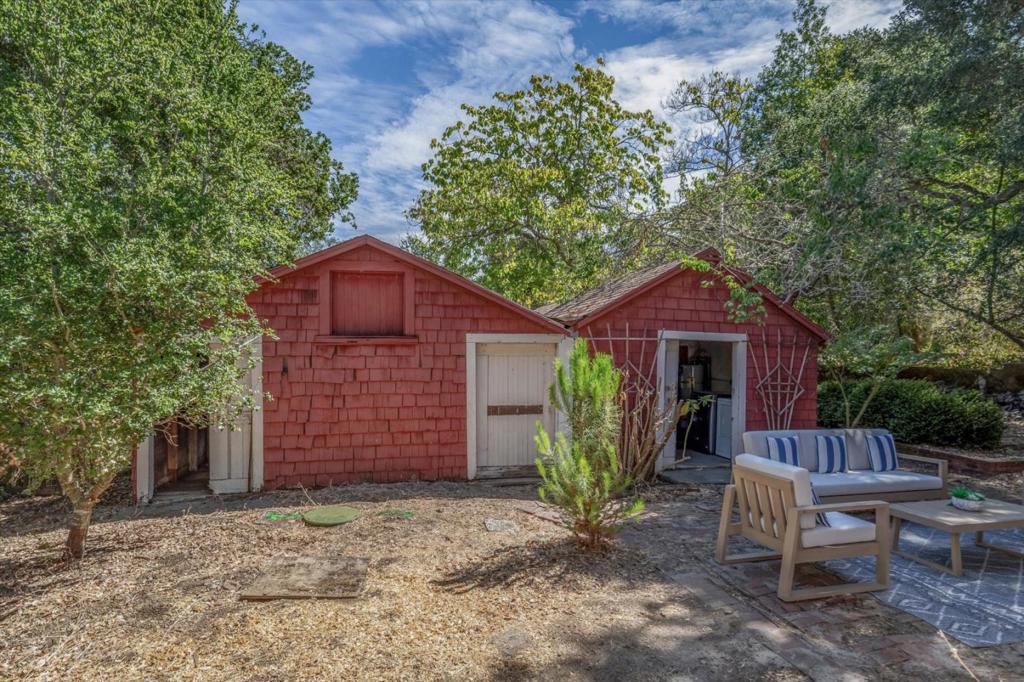 main property photo 32