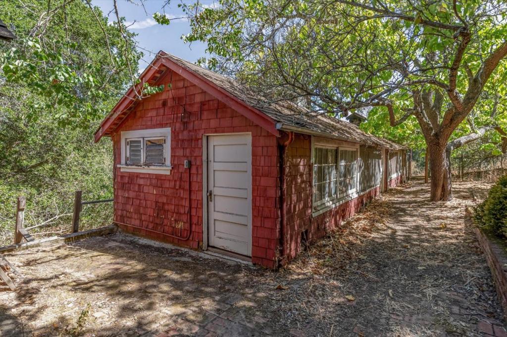main property photo 33