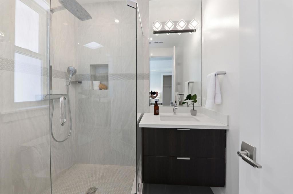 main property photo 77