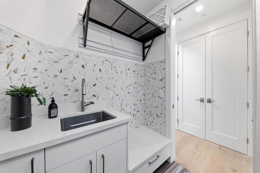main property photo 79
