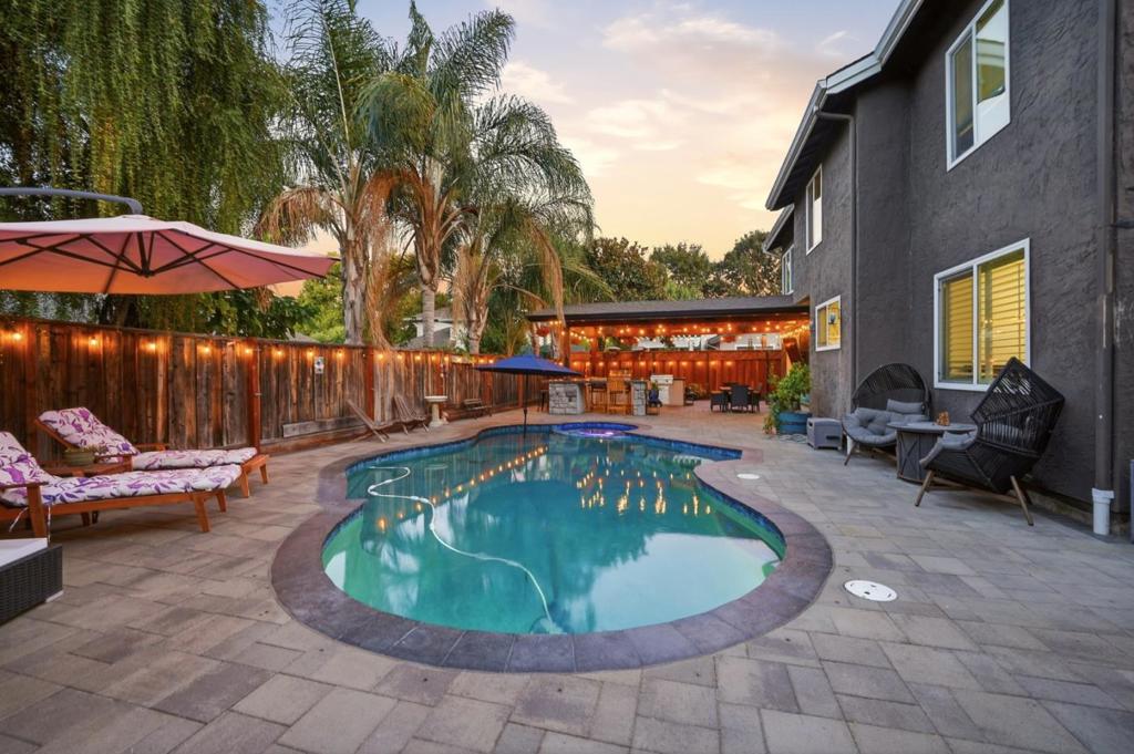 main property photo 41