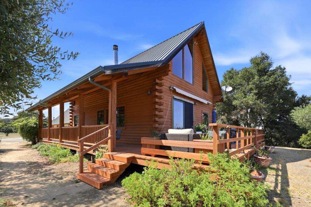 main property photo 9