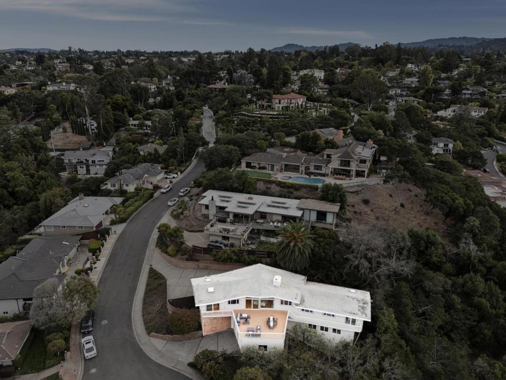 main property photo 90