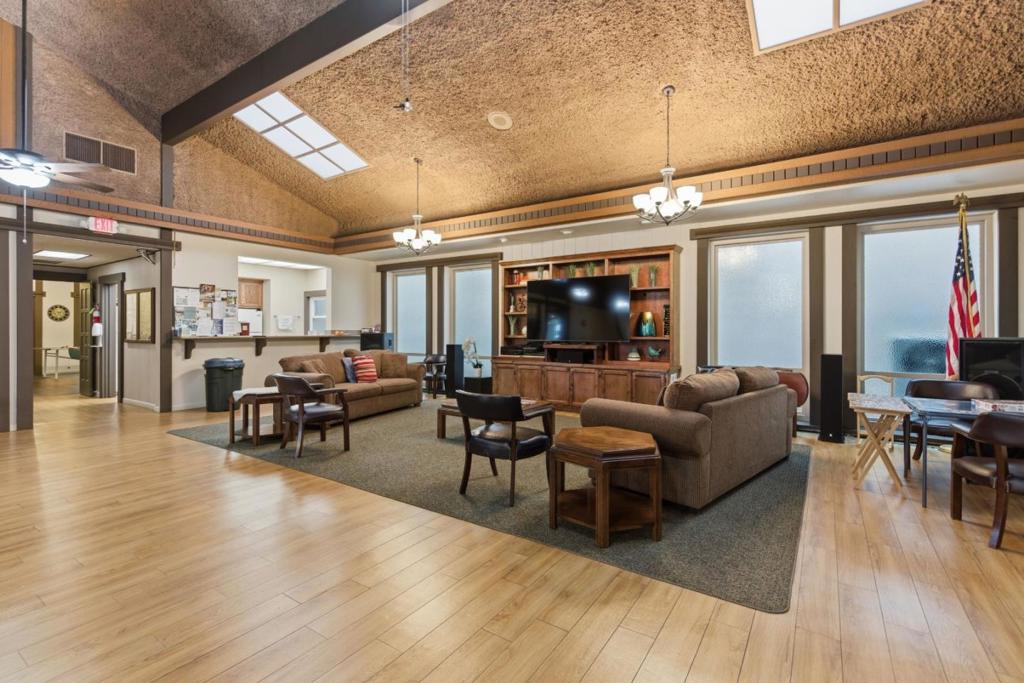 main property photo 33
