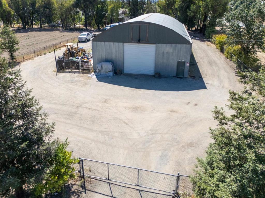 main property photo 49