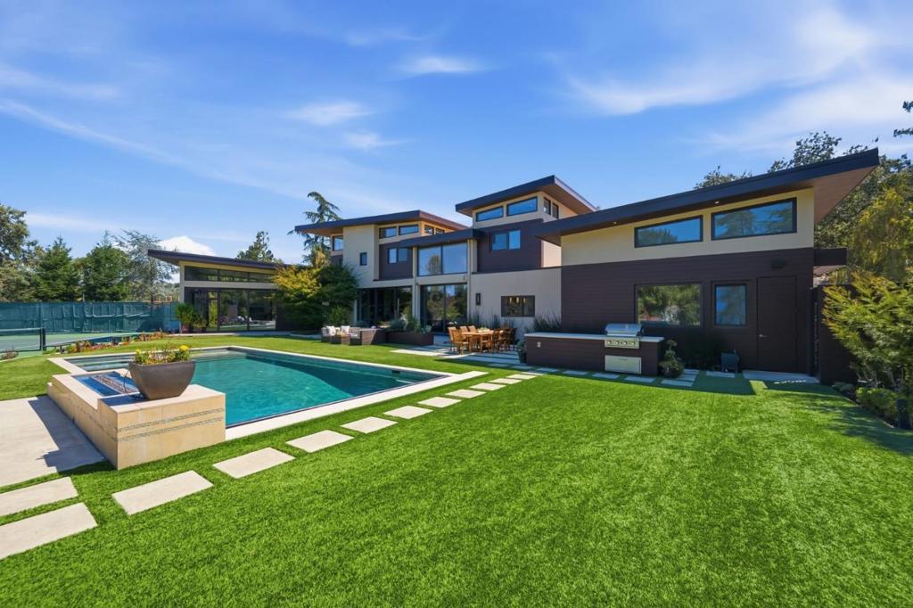 main property photo 45