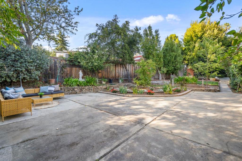 main property photo 68