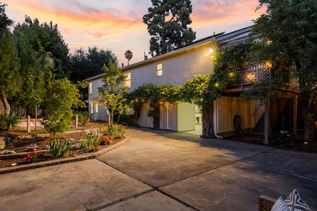 main property photo 78