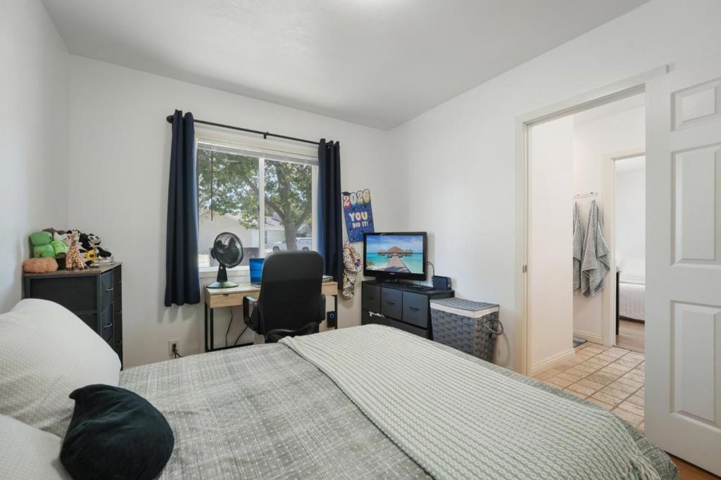 main property photo 51