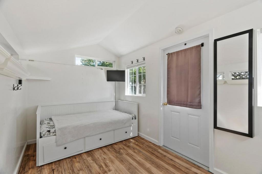 main property photo 111
