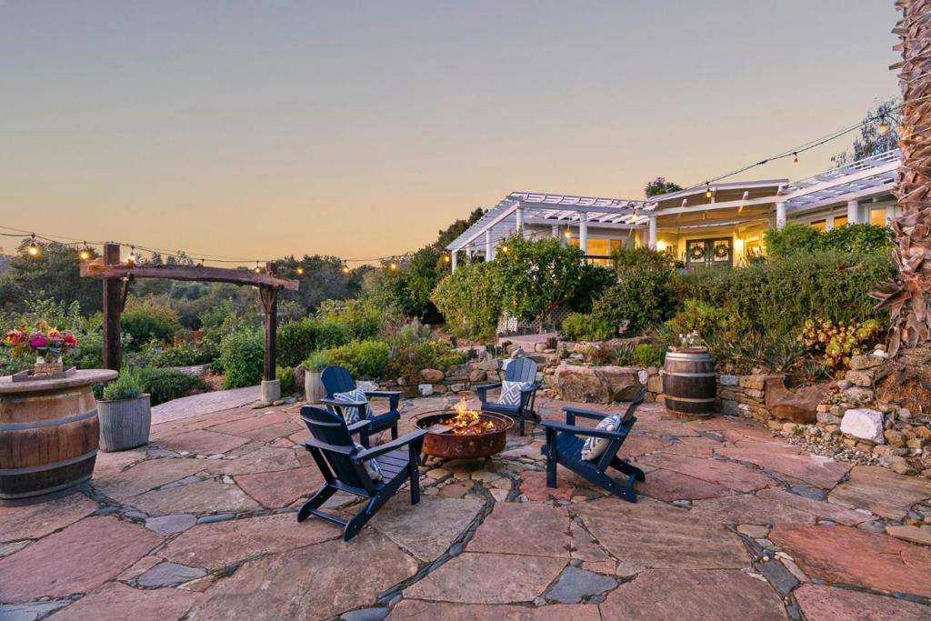 main property photo 13