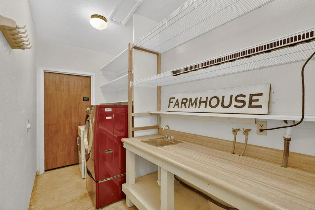 main property photo 59
