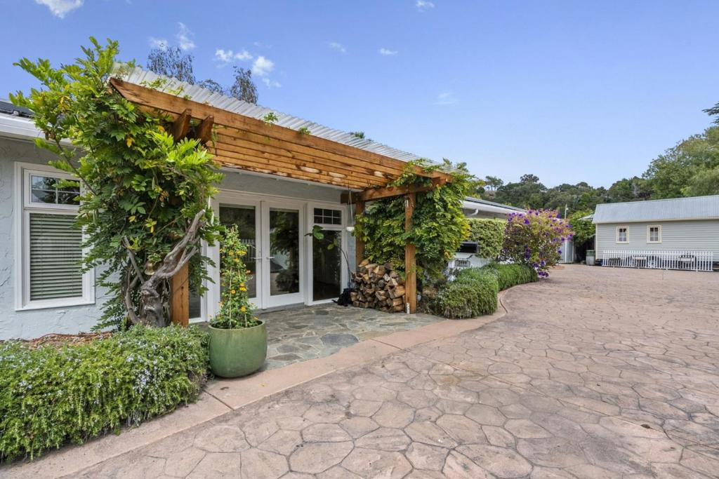 main property photo 61