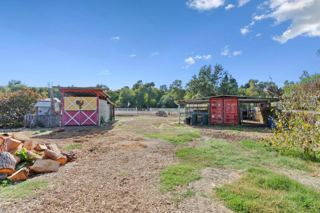 main property photo 96