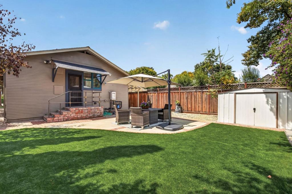 main property photo 22