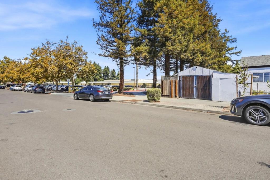 main property photo 24