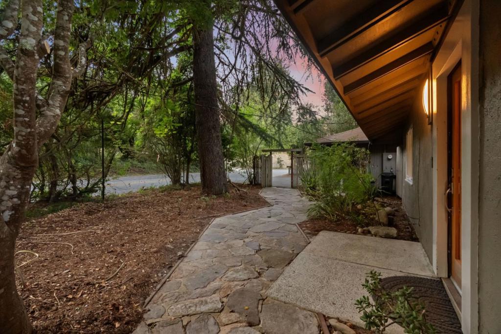 main property photo 70