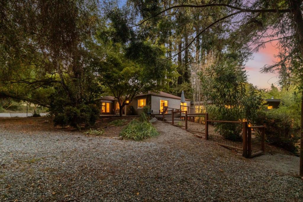 main property photo 79
