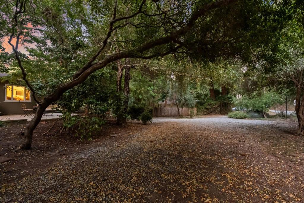 main property photo 89