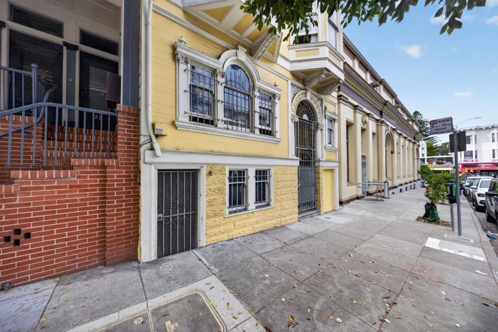 main property photo 11