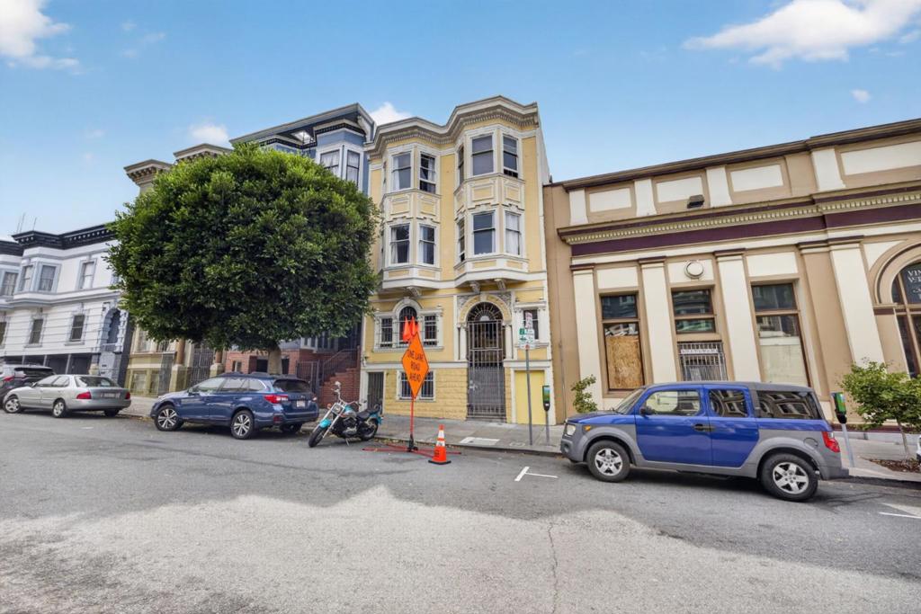 main property photo 8