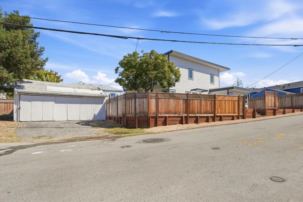 main property photo 60