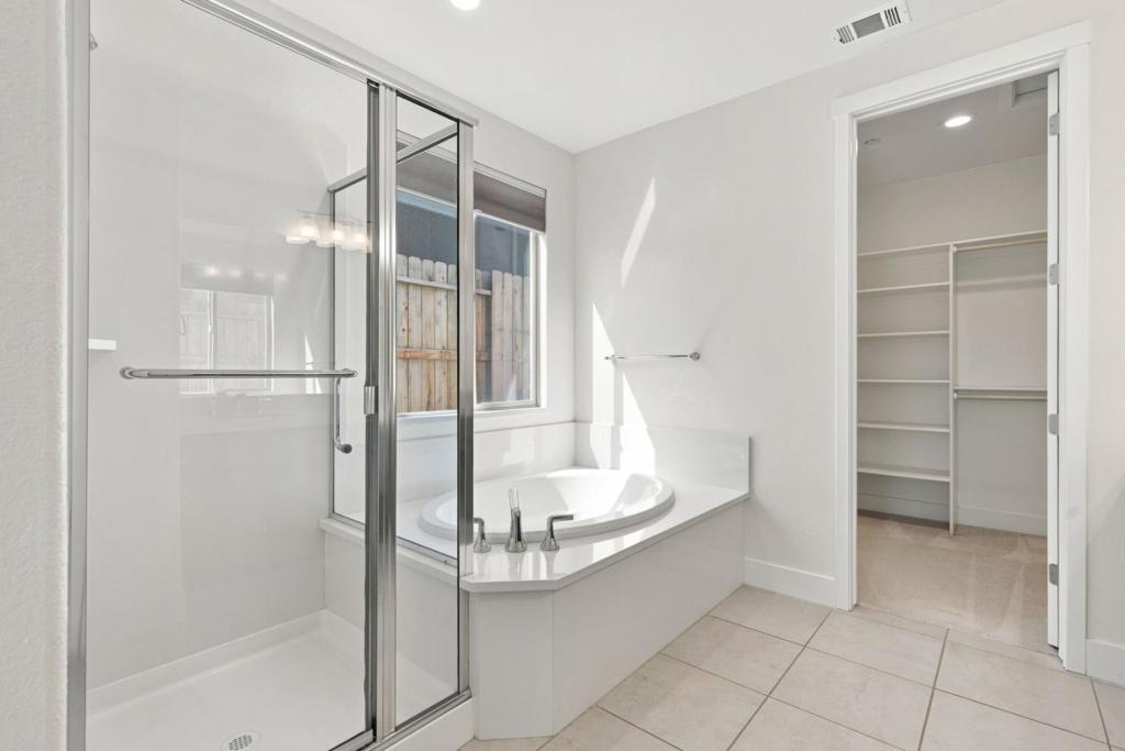 main property photo 67