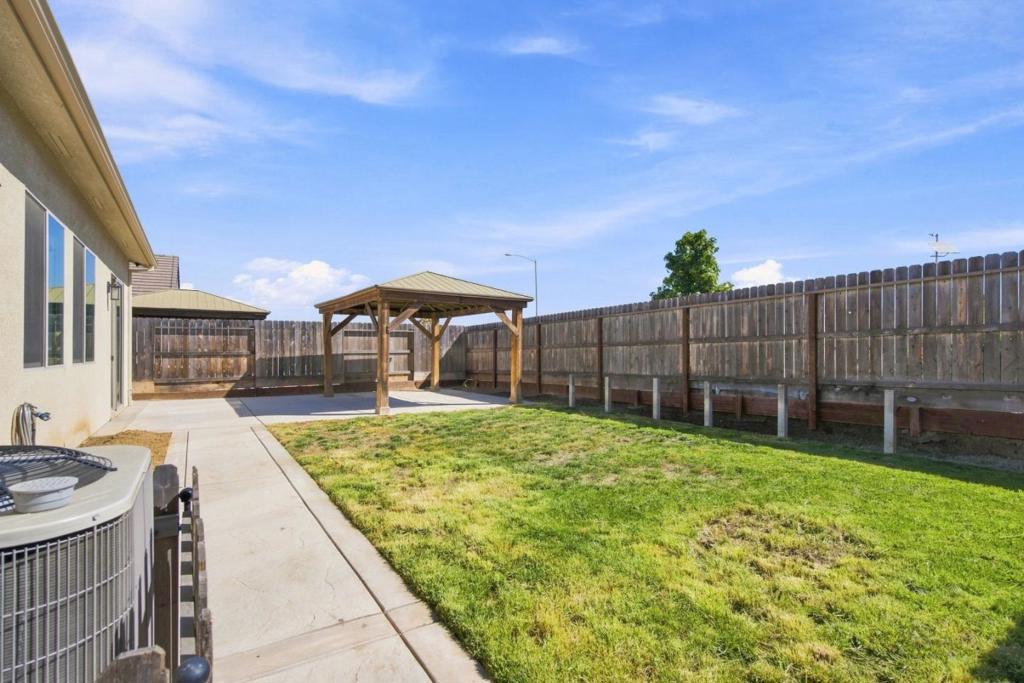 main property photo 84