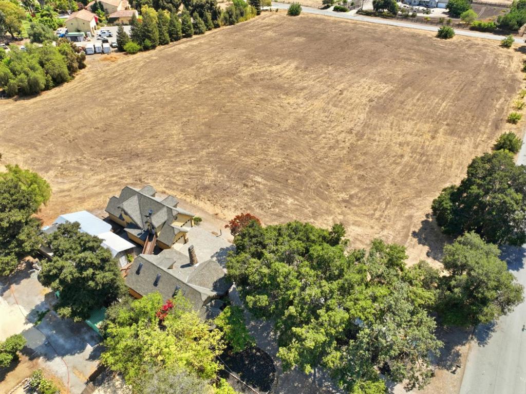 main property photo 68