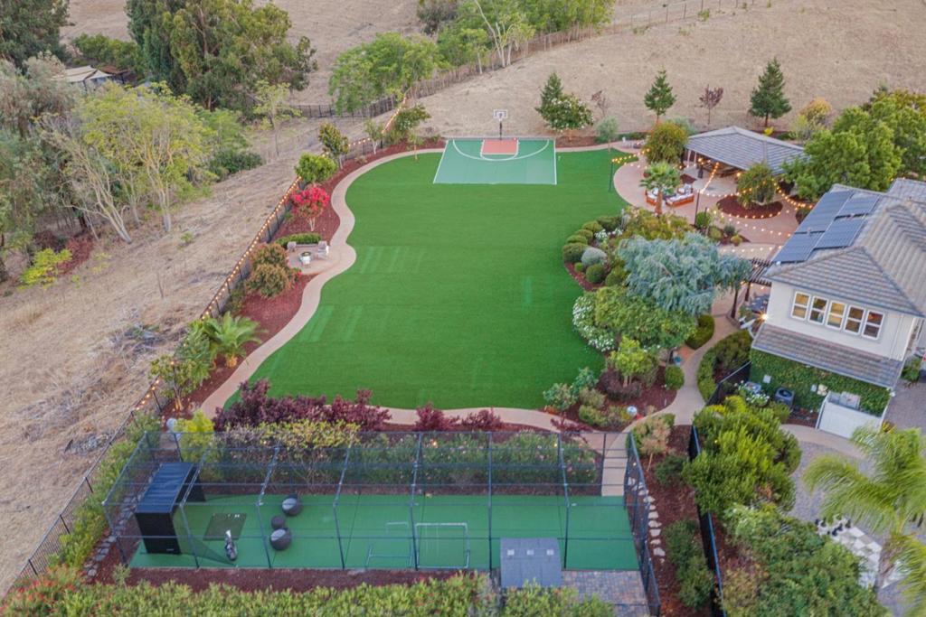 main property photo 13