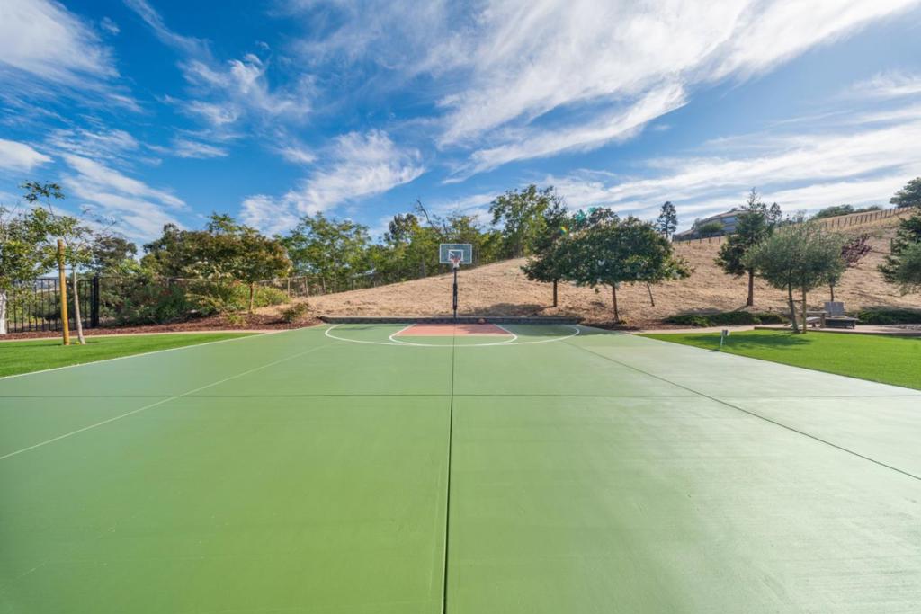 main property photo 75