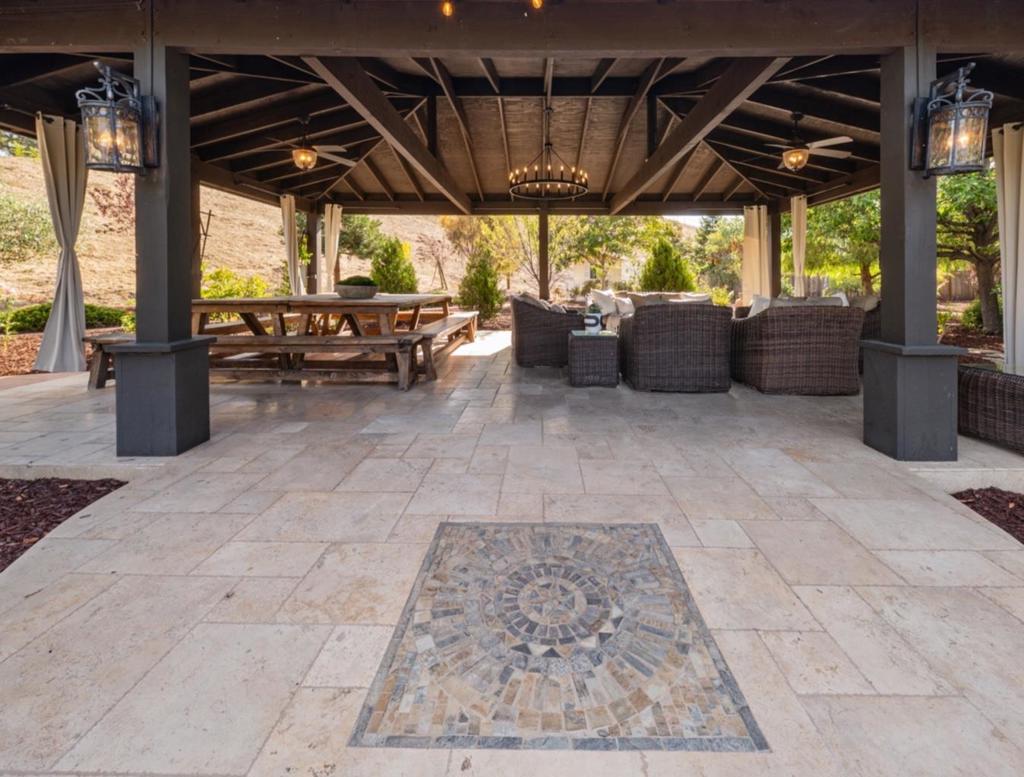 main property photo 79