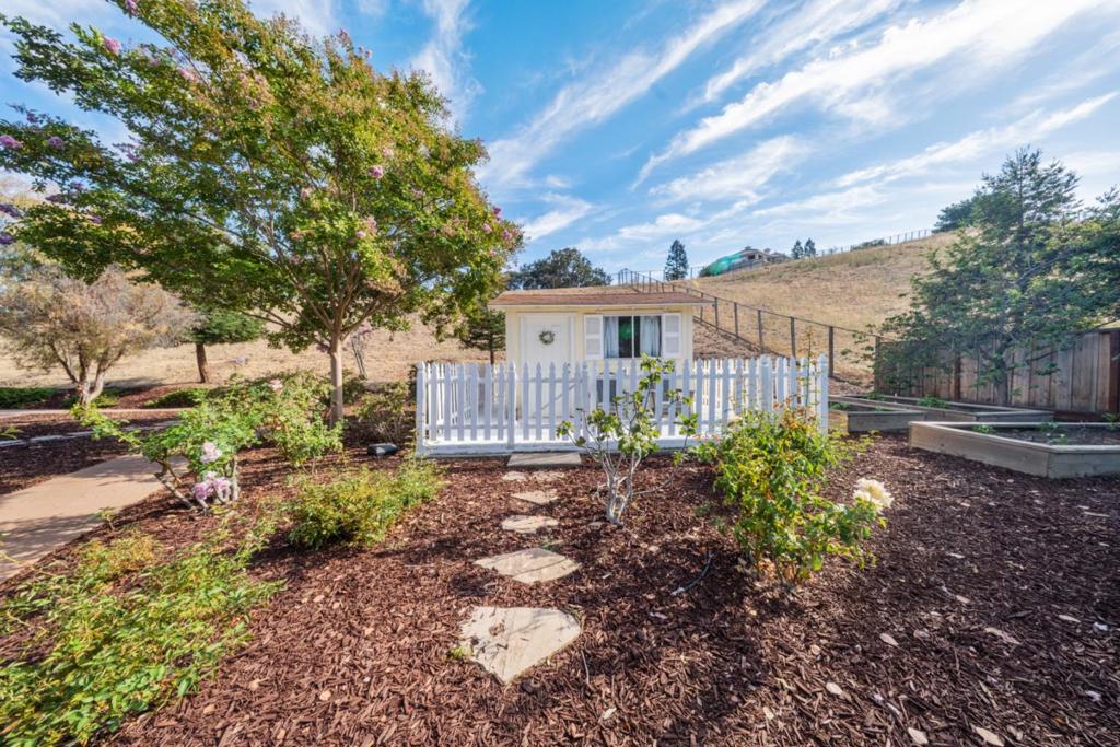 main property photo 90
