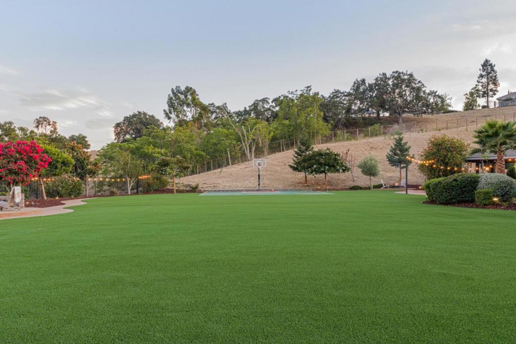main property photo 94