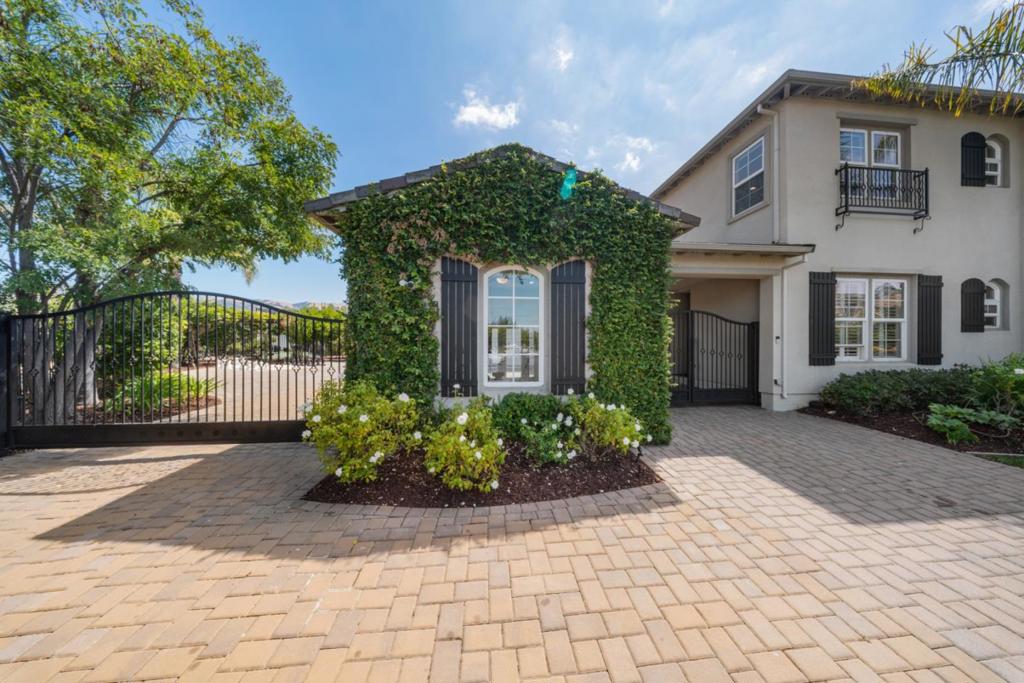 main property photo 99