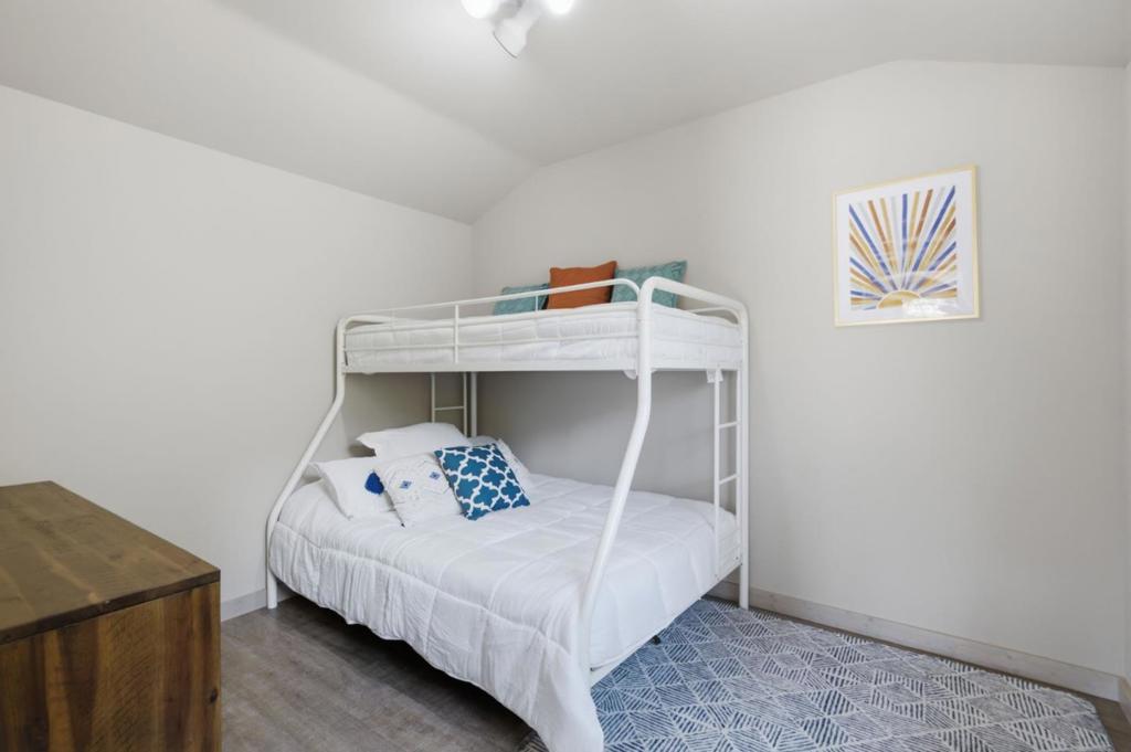 main property photo 76