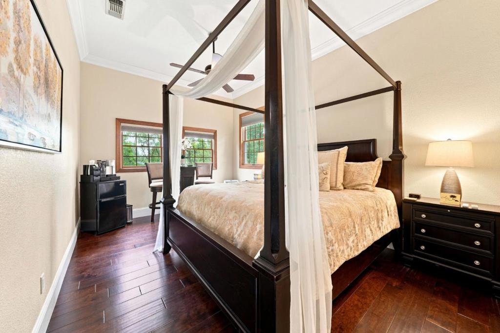 main property photo 75