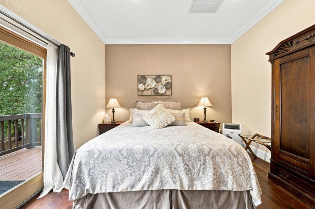 main property photo 81