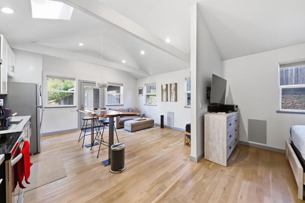 main property photo 116