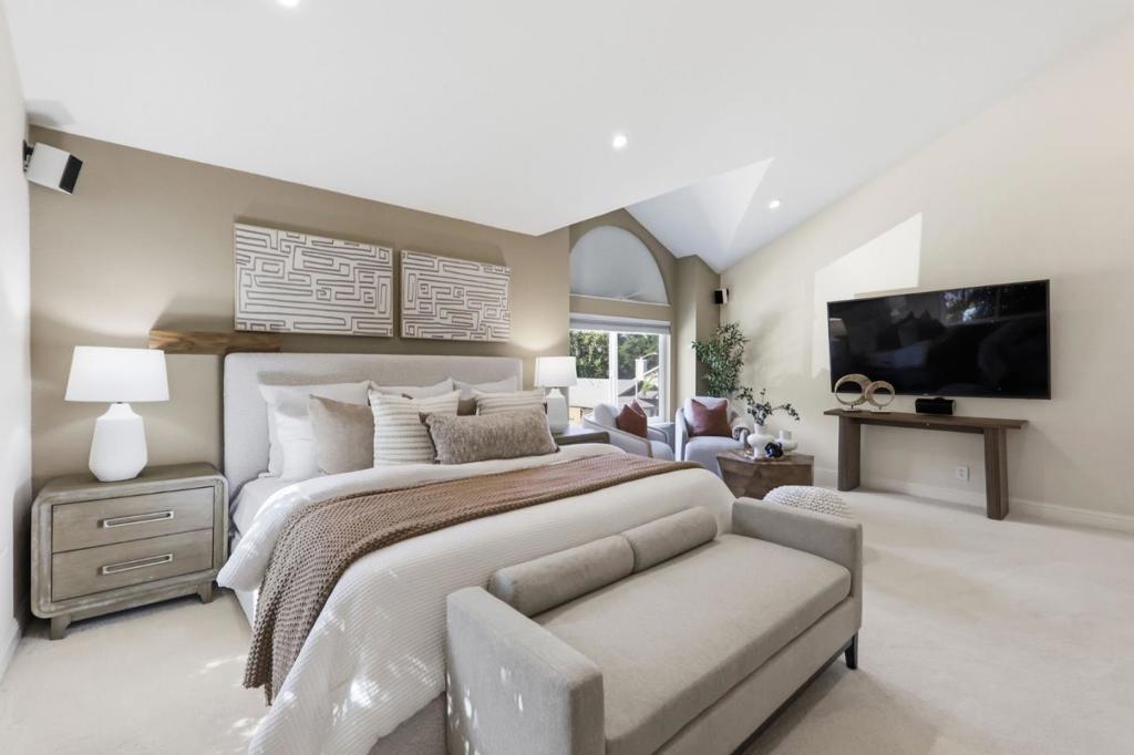 main property photo 75